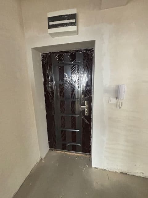 Тристаен в новопостроена сграда с акт 16 в кв. Христо Смирненски, с гледка към Родопите