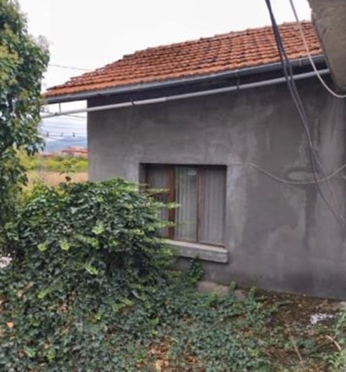 Две къщи в един двор 650кв.м. в гр. Кричим, с панорамна гледка