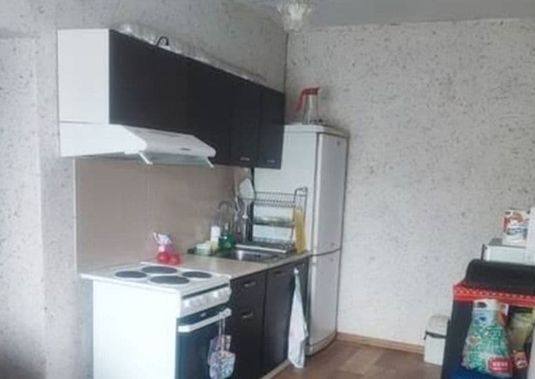 Обзаведена къща с голям двор в с. Голям Чардак