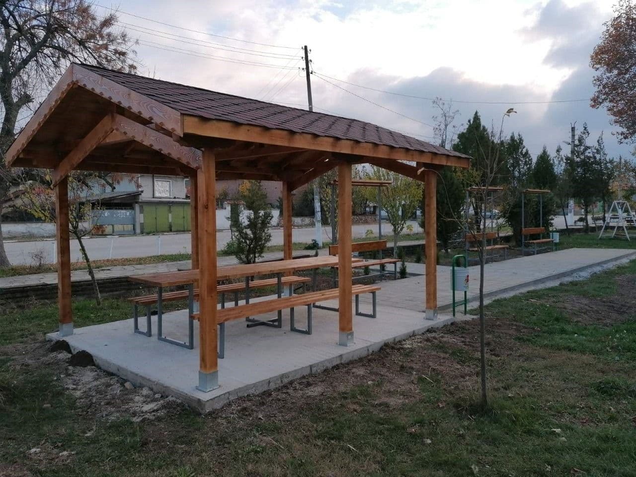 Двуетажна тухлена къща в с. Леново, с прекрасна панорамна гледка